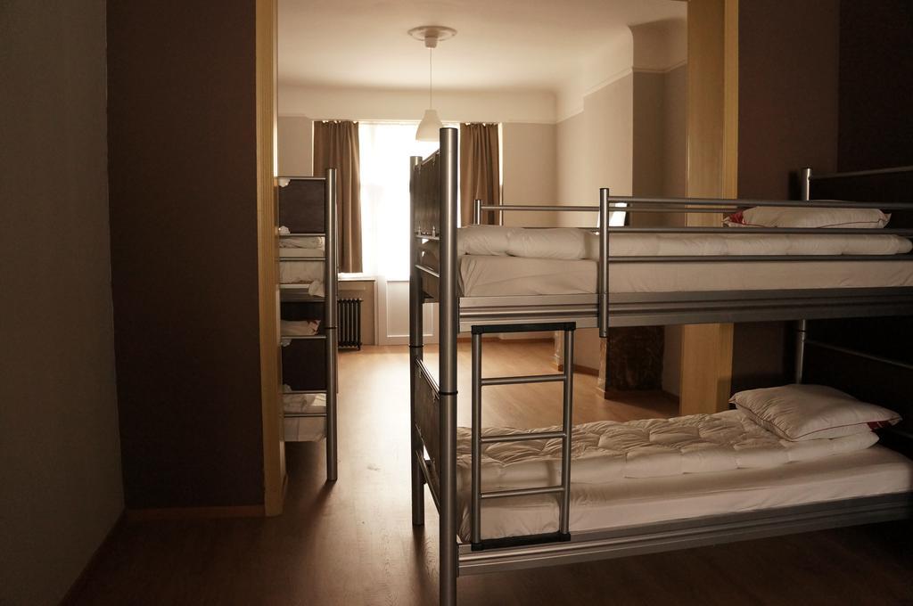 Es Hostel Saint-Gilles Ngoại thất bức ảnh