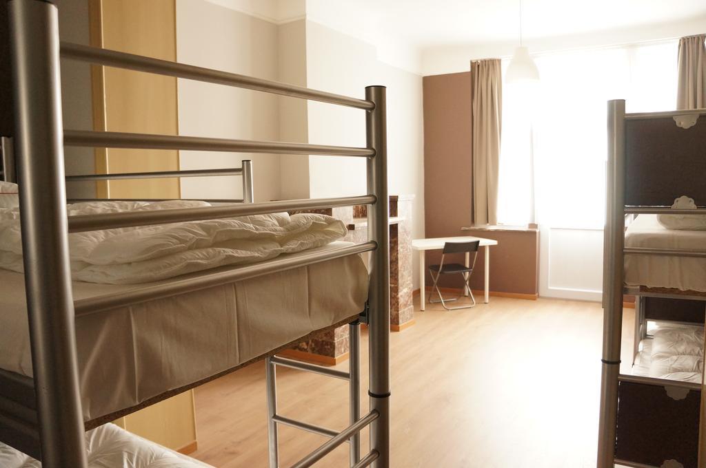 Es Hostel Saint-Gilles Ngoại thất bức ảnh