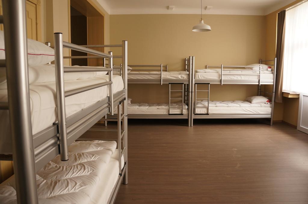 Es Hostel Saint-Gilles Ngoại thất bức ảnh