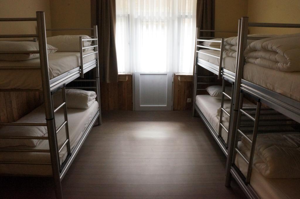 Es Hostel Saint-Gilles Ngoại thất bức ảnh