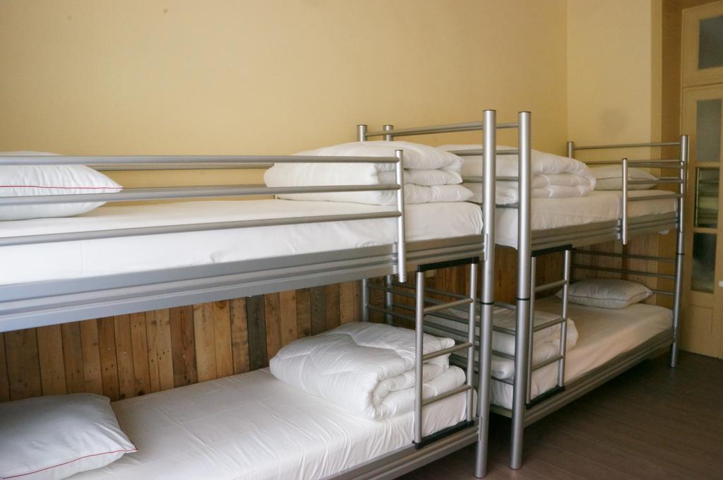 Es Hostel Saint-Gilles Ngoại thất bức ảnh