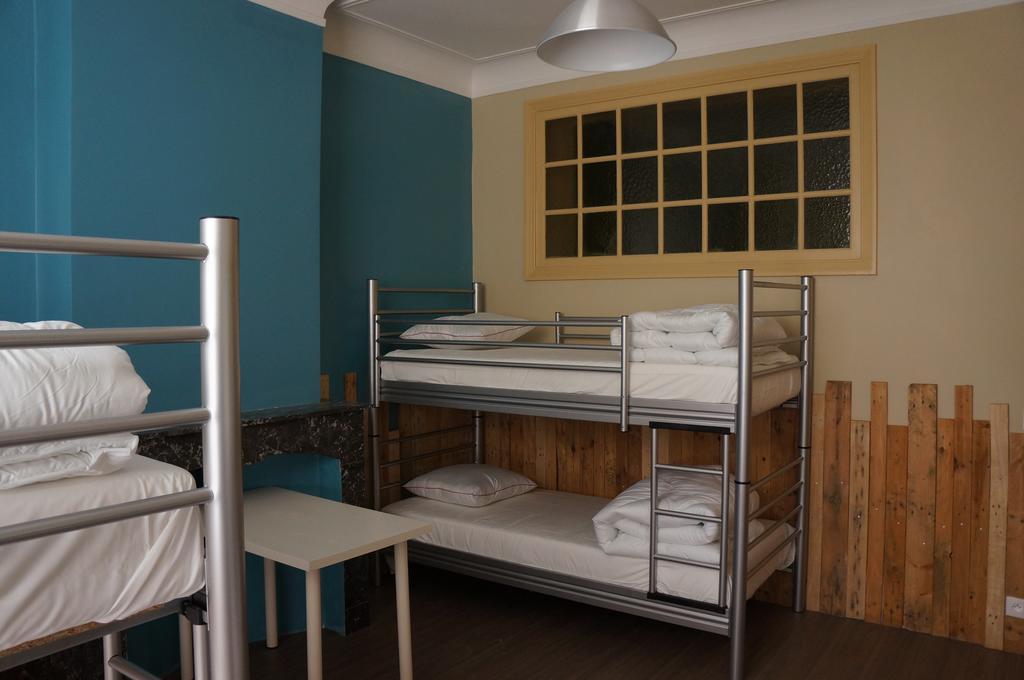 Es Hostel Saint-Gilles Ngoại thất bức ảnh