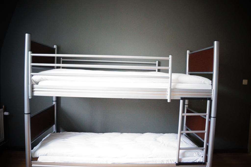 Es Hostel Saint-Gilles Phòng bức ảnh
