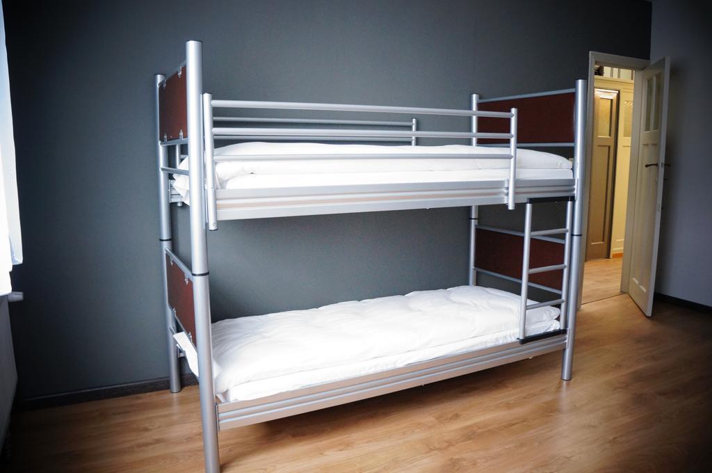Es Hostel Saint-Gilles Ngoại thất bức ảnh