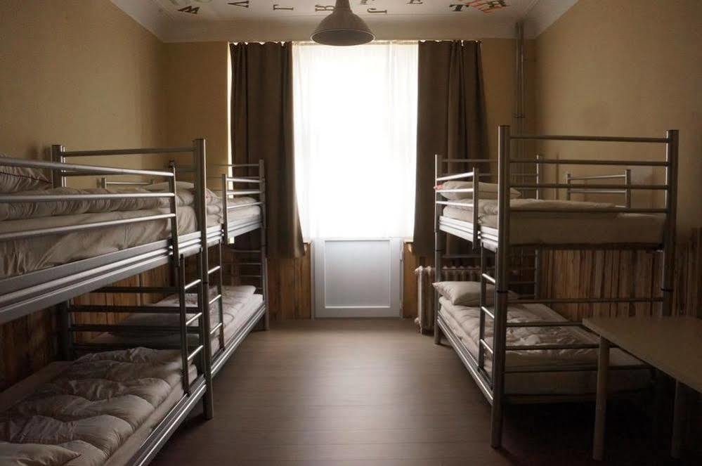 Es Hostel Saint-Gilles Ngoại thất bức ảnh